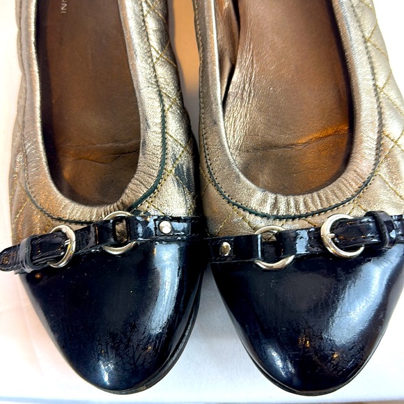 AGL Size 42-1/2 Black patent leather toe with Gold Quilted flat with Silver. - Picture 4 of 12